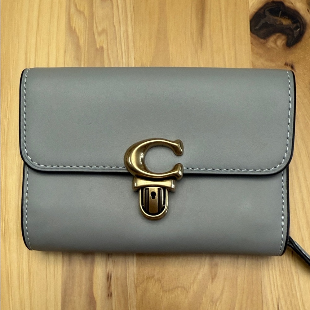 COACH Studio Medium Wallet DOVE GREY Glovetanned Leather